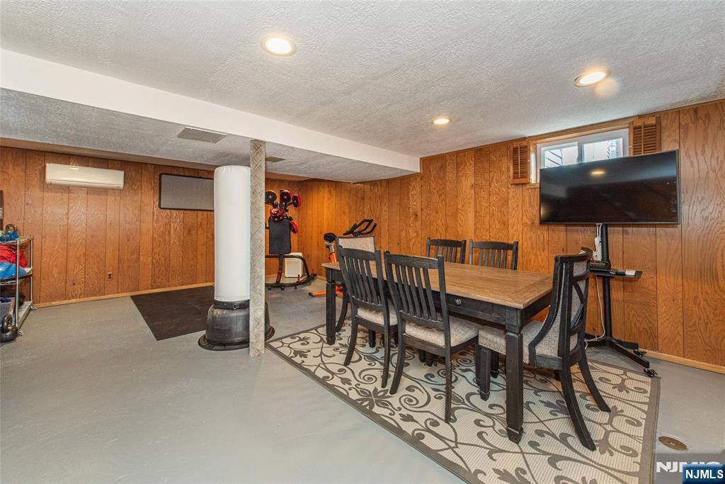 86 Deerfield Road West Caldwell, NJ 07006 - Photo 20 of 26