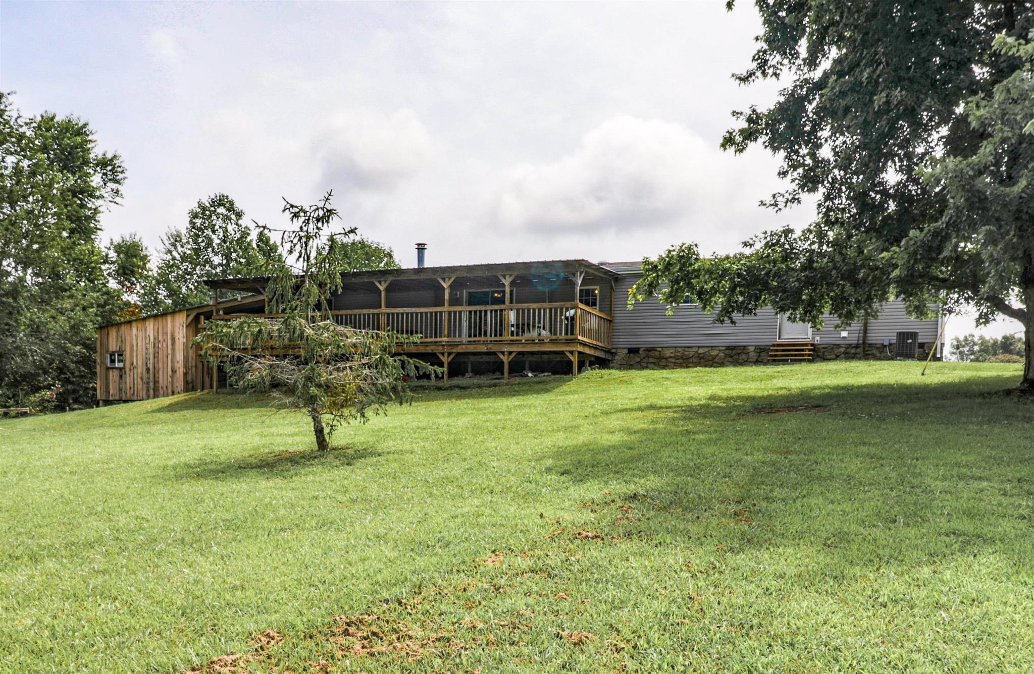 3268 Mobley Ridge Road Duck River, TN 38454 - Photo 16 of 19 Another wood building to the right (not pictured) has 110 & 220 outlets
