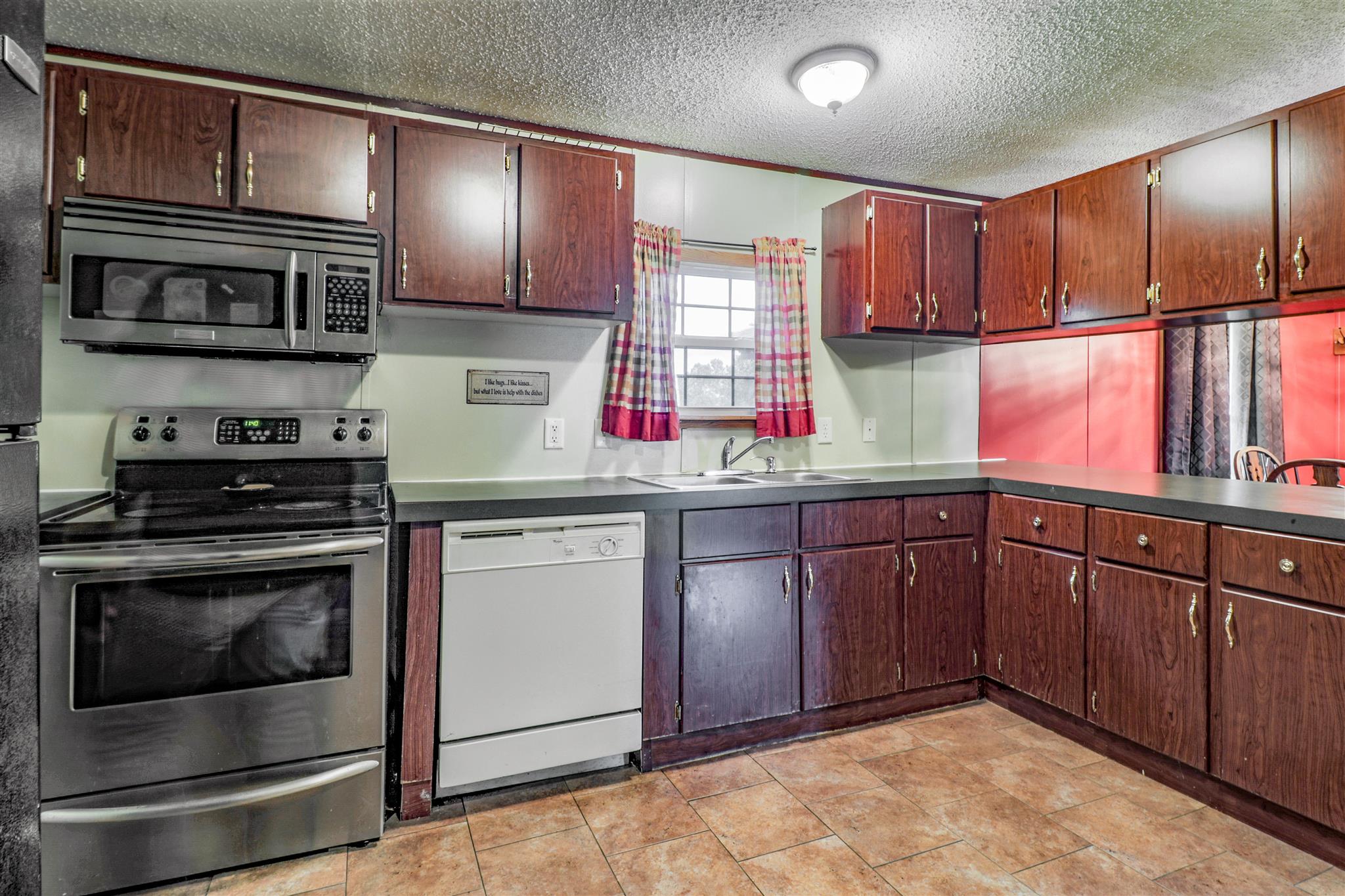 3268 Mobley Ridge Road Duck River, TN 38454 - Photo 5 of 19 Plenty of cabinet space