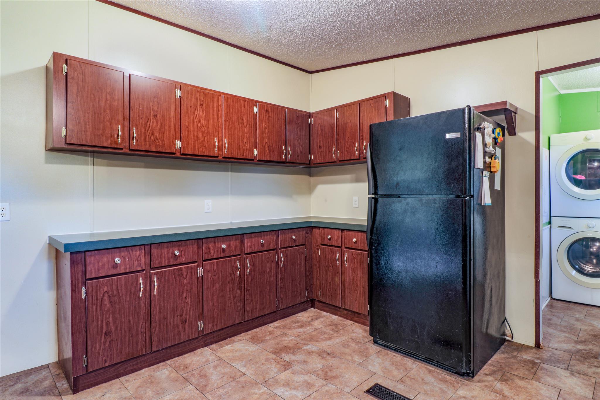 3268 Mobley Ridge Road Duck River, TN 38454 - Photo 6 of 19 Lots of storage with separate laundry room off kitchen, washer & dryer remain