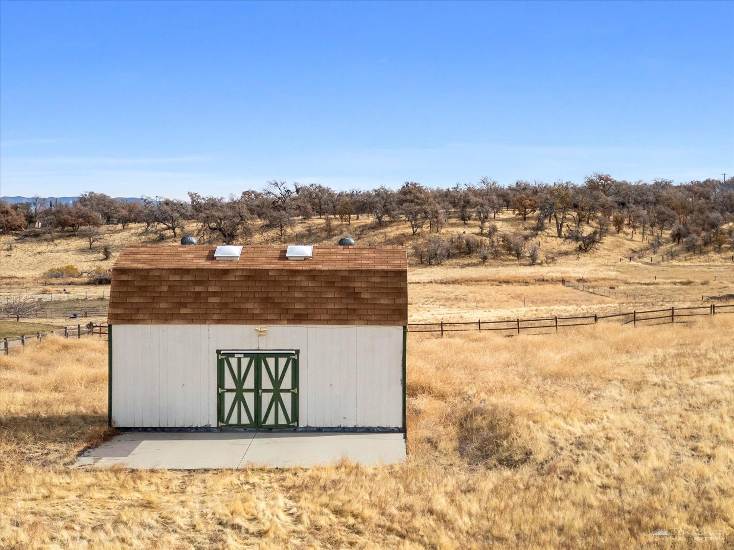 20864 Old Town Road Tehachapi, CA 93561 - Photo 8 of 49 Gallery Image 8