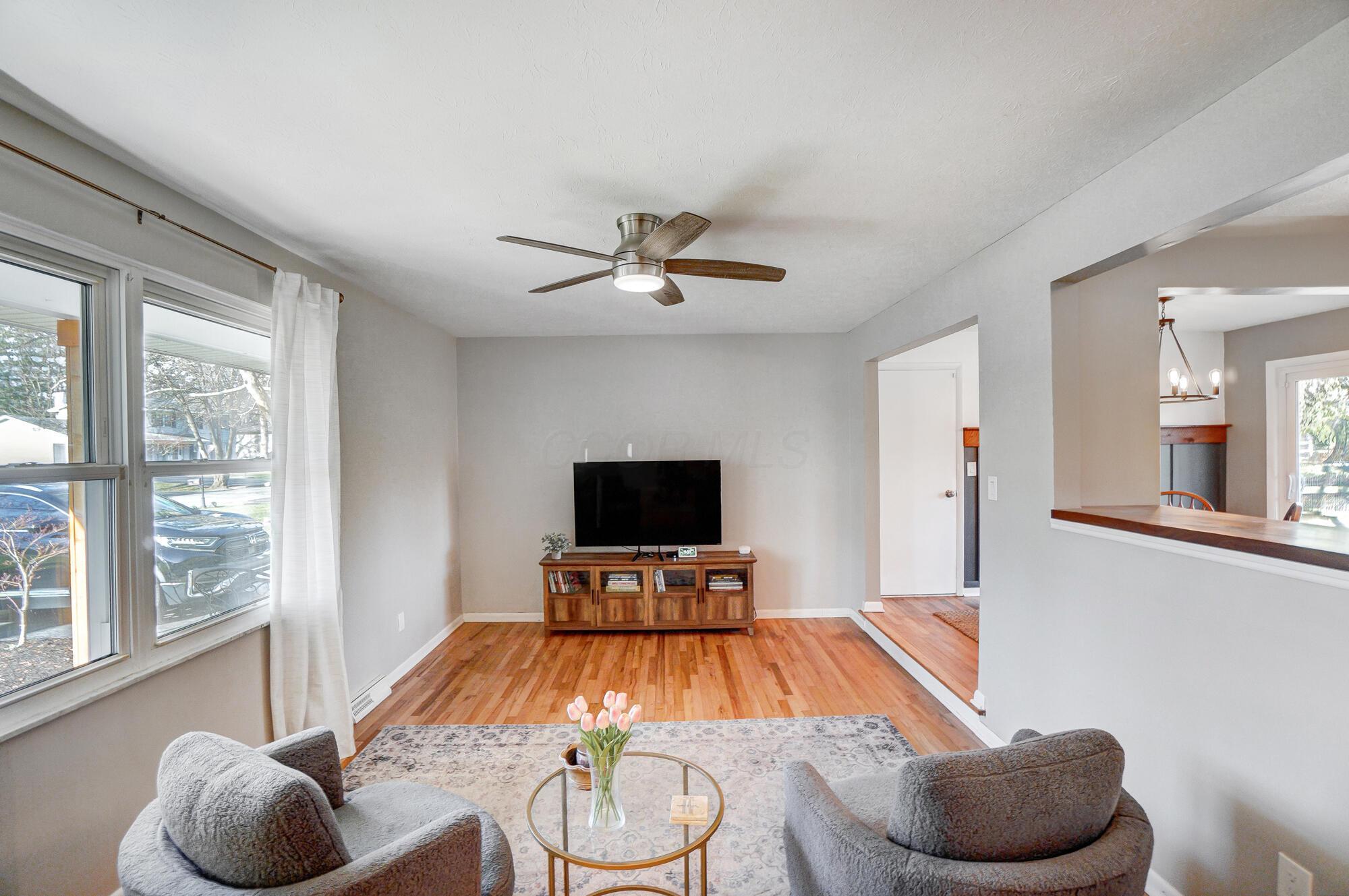 2444 Merbrook Road Columbus, OH 43235 - Photo 7 of 50 9_011