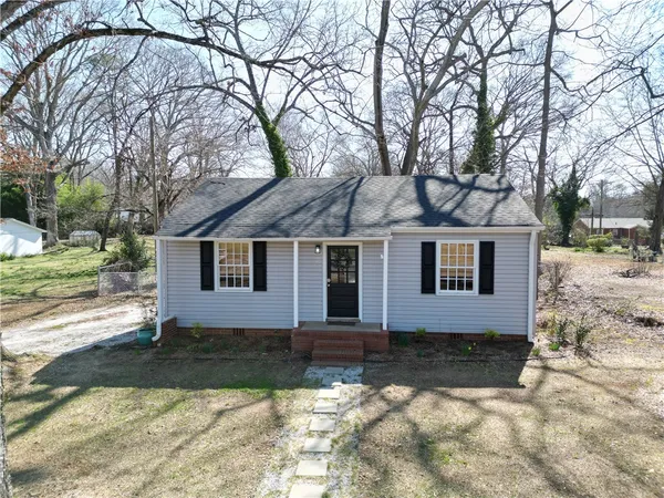 $195,000 | 826 Greenville Street, Pendleton, SC 29670