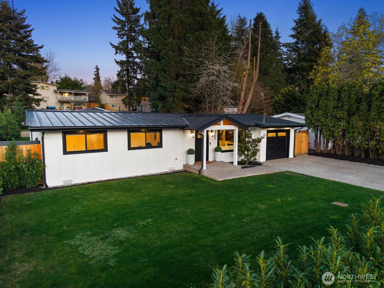 2100 Dayton Avenue Northeast Renton, WA 98056 - Photo 3 of 40