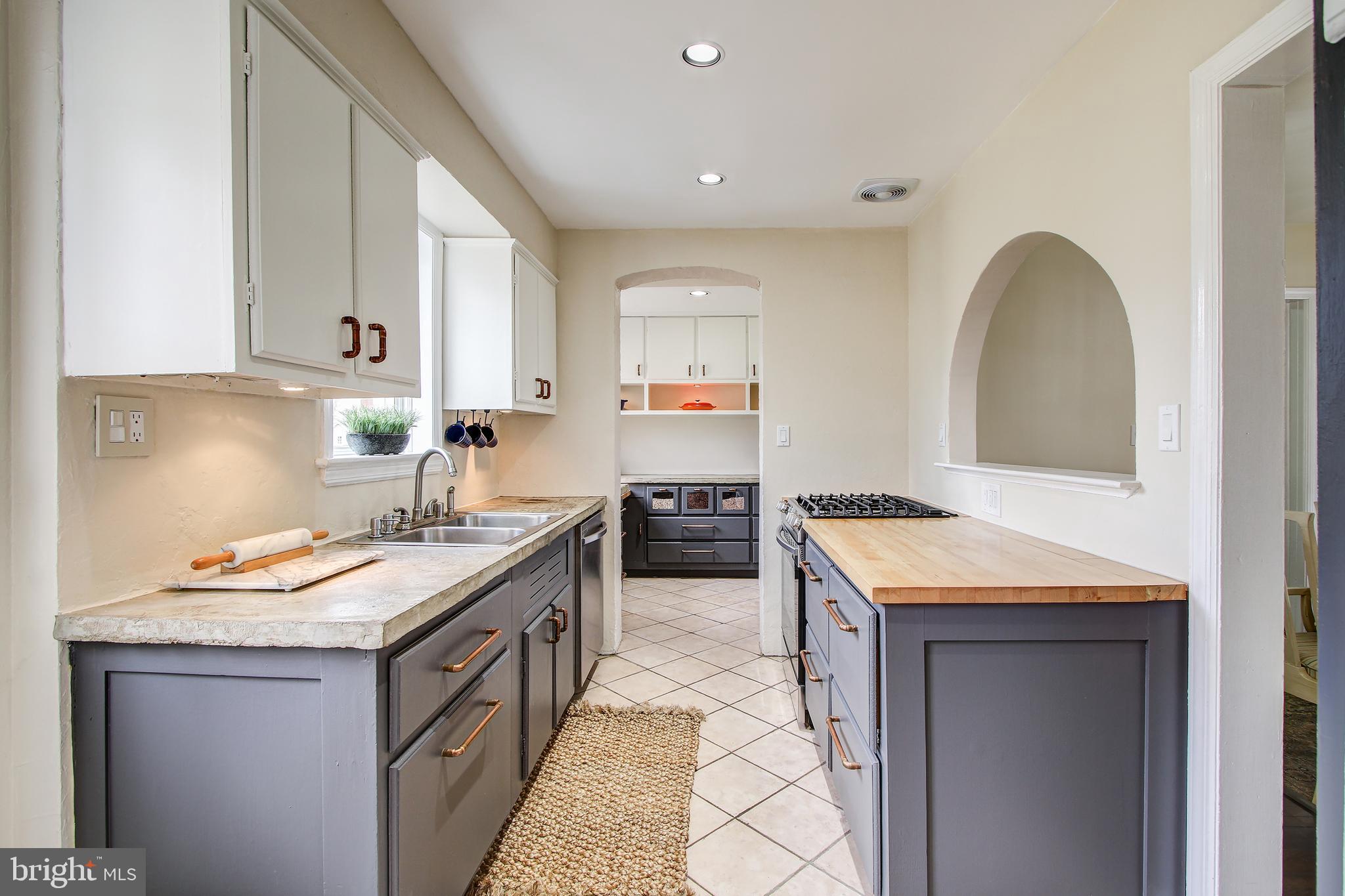 315 Penwood Road Silver Spring, MD 20901 - Photo 13 of 41 Abundance of custom cabinetry