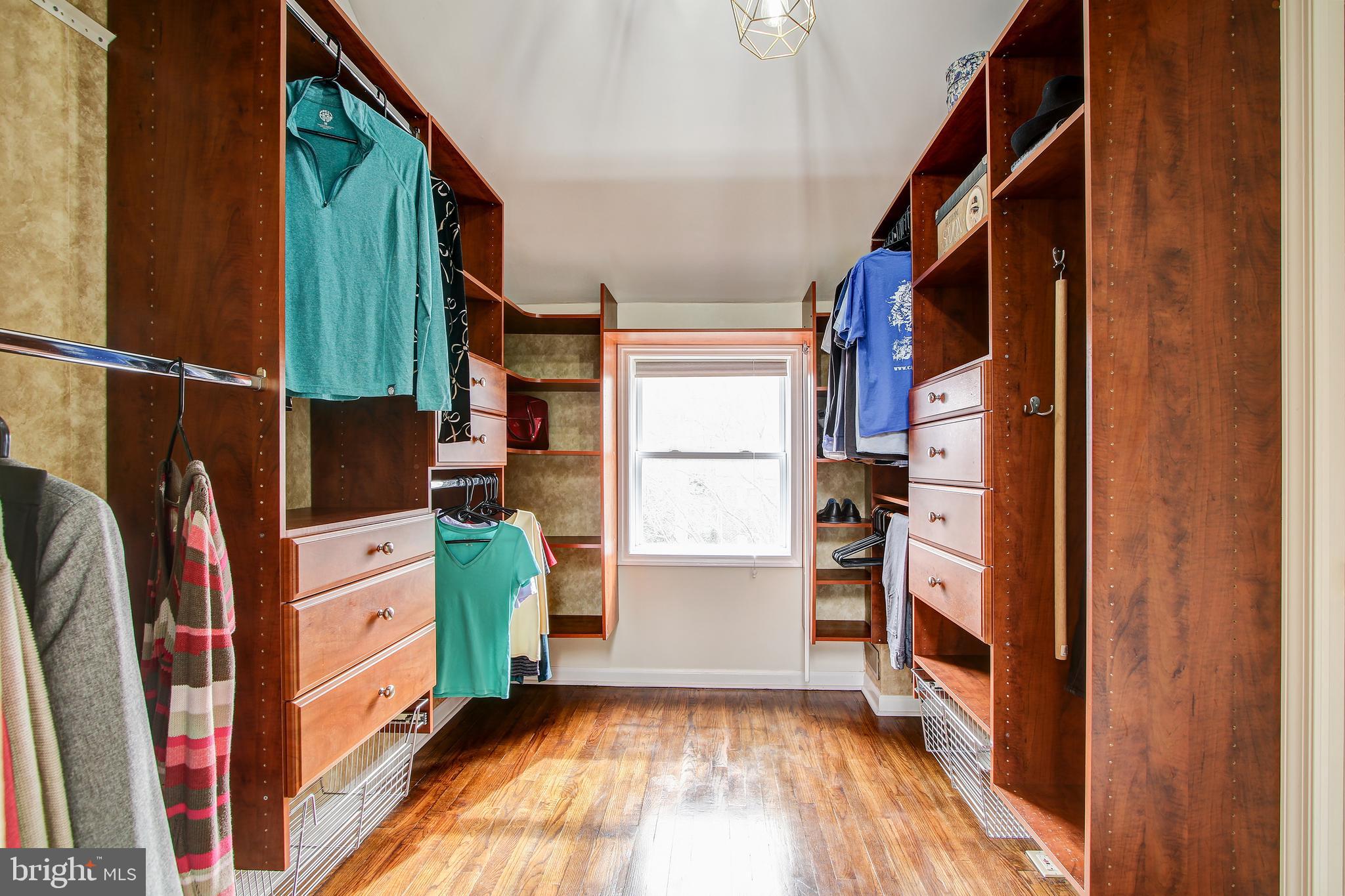 315 Penwood Road Silver Spring, MD 20901 - Photo 20 of 41 Master walk in closet