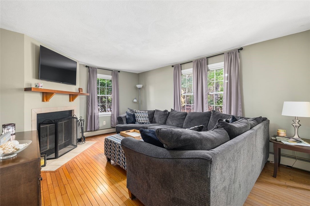 64 Signal Rock Road North Kingstown, RI 02852 - Photo 4 of 50 Gallery Image 4