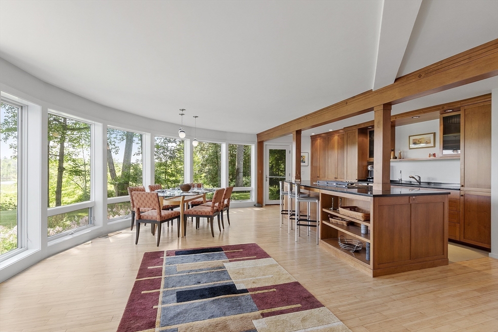 389 River Road Carlisle, MA 01741 - Photo 17 of 42