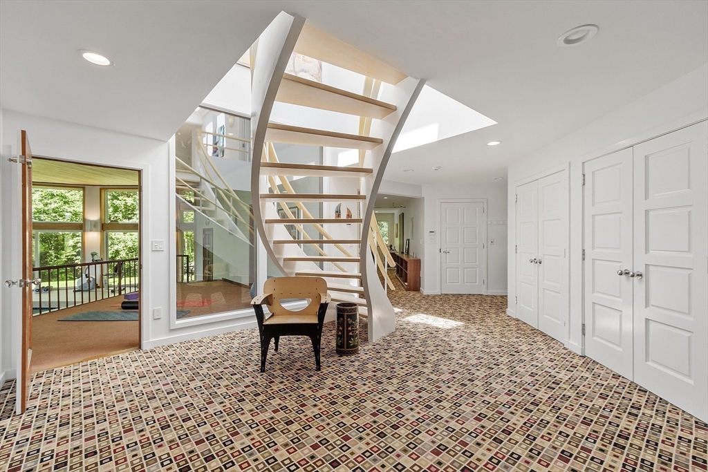 389 River Road Carlisle, MA 01741 - Photo 24 of 42