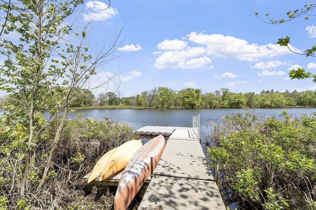 389 River Road Carlisle, MA 01741 - Photo 7 of 42