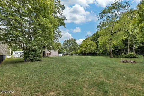 $375,000 | 5 Lake Hills Road, Brunswick, NY 12180
