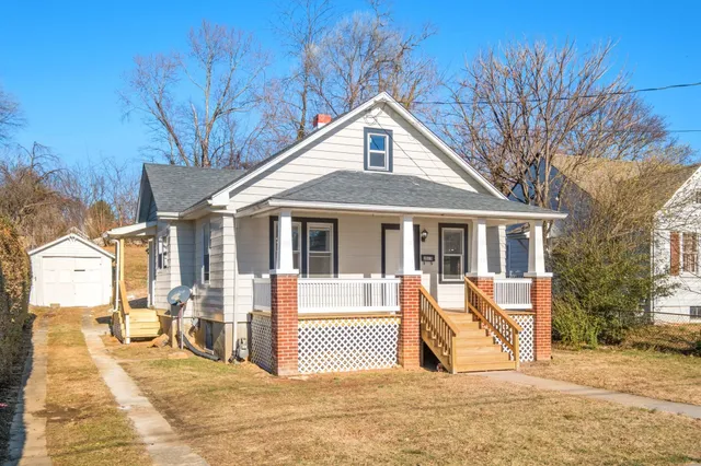 $249,900 | 2015 West Beverley Street, Staunton, VA 24401
