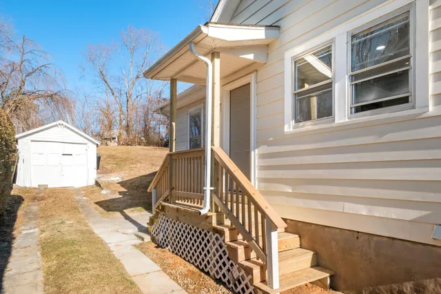 $249,900 | 2015 West Beverley Street, Staunton, VA 24401