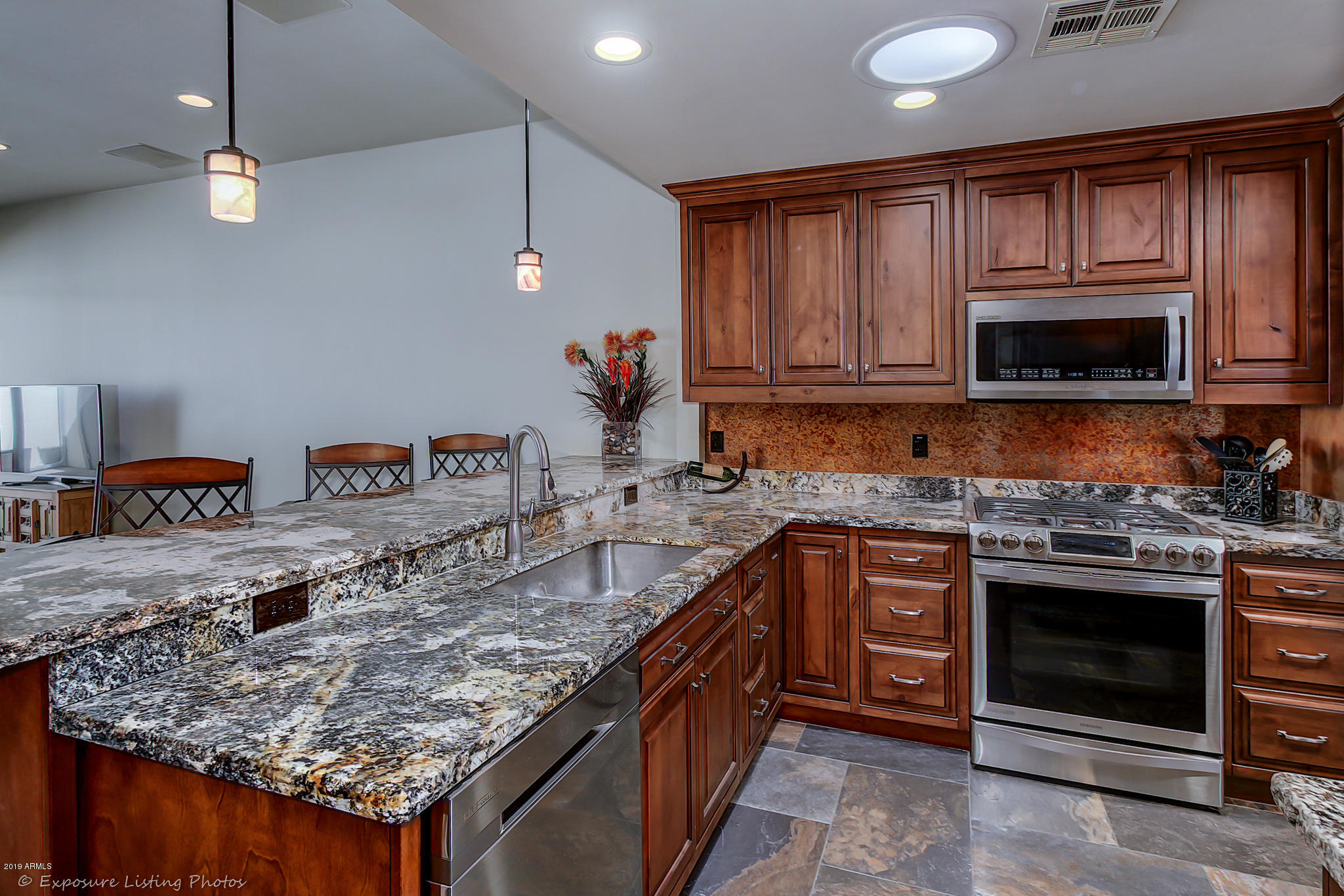 6 West Griswold Road Phoenix, AZ 85021 - Photo 8 of 31 Gri (12)