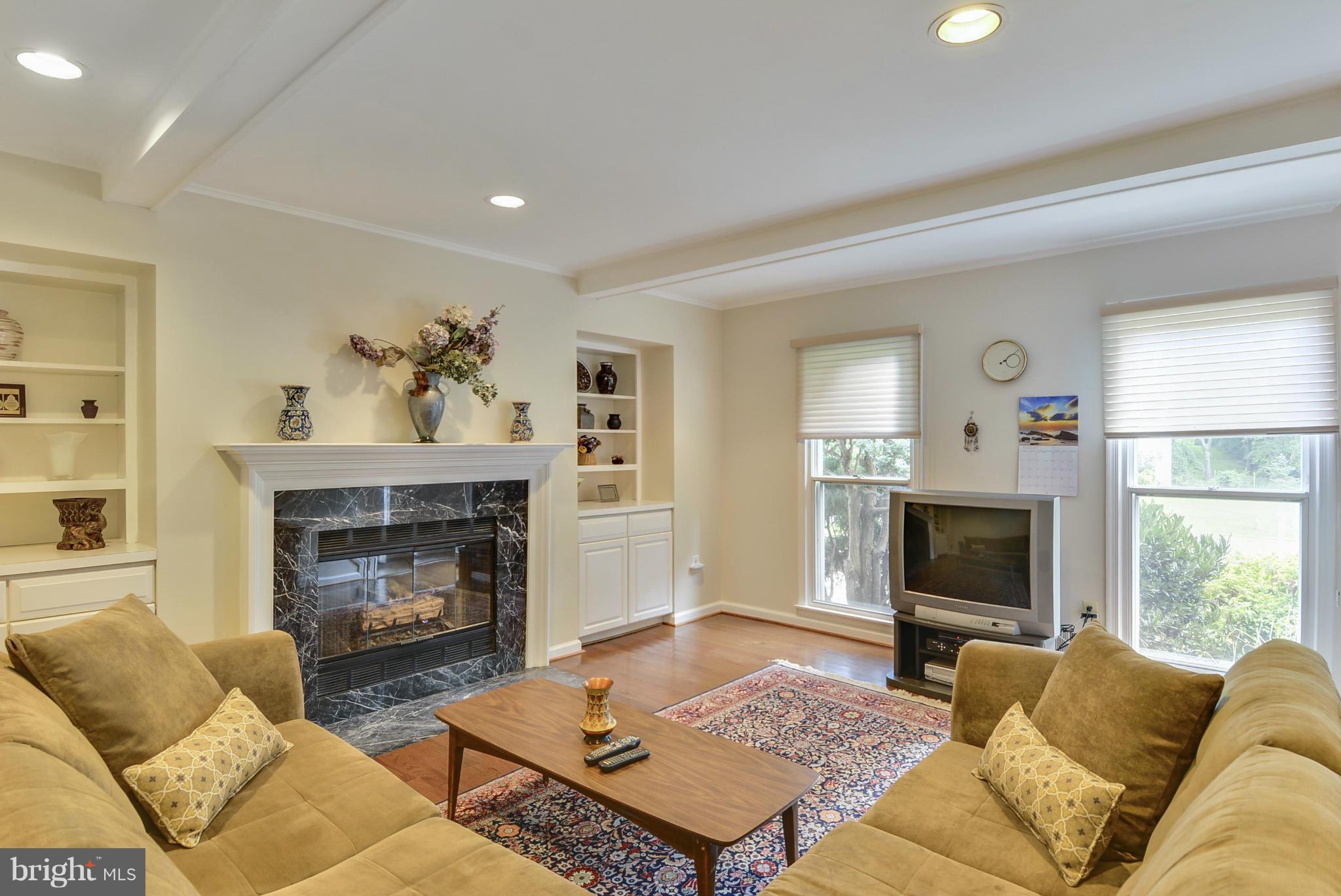 21 Stonegate Drive Silver Spring, MD 20905 - Photo 9 of 28 Family Room