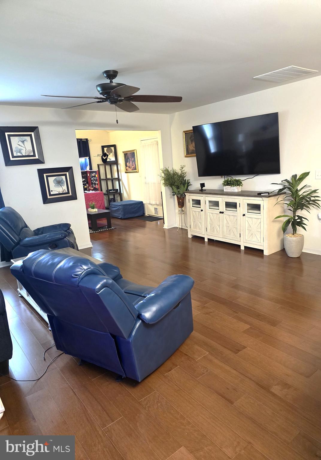 149 Gazebo Lane Middletown, DE 19709 - Photo 5 of 37 Spacious Living Room