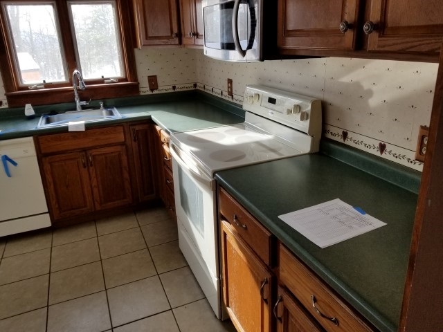 272 Willow Road Bennington, VT 05201 - Photo 5 of 27