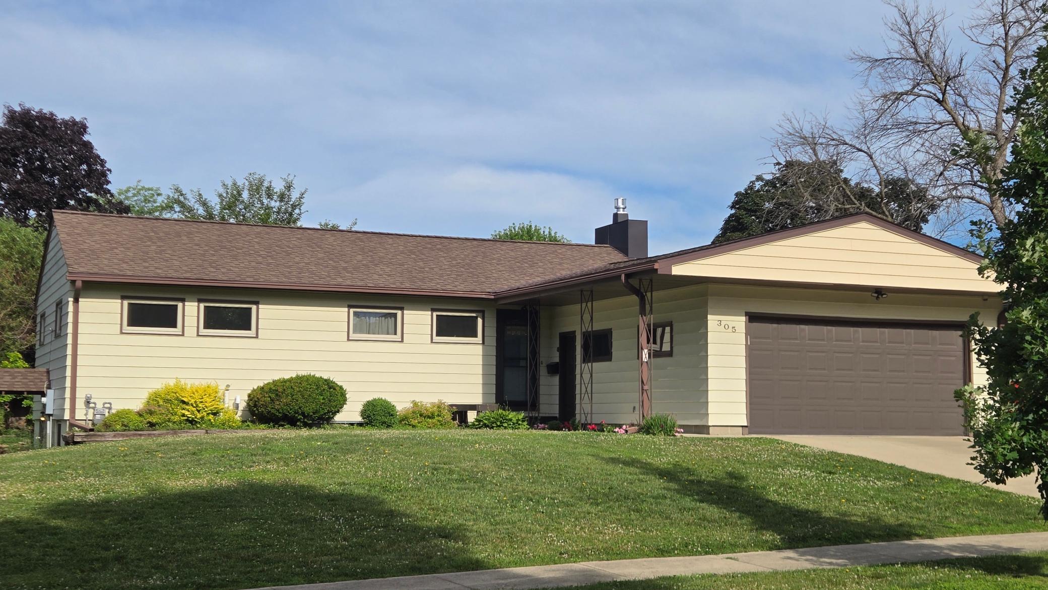 305 20th Street Northwest Austin, MN 55912 - Photo 2 of 30