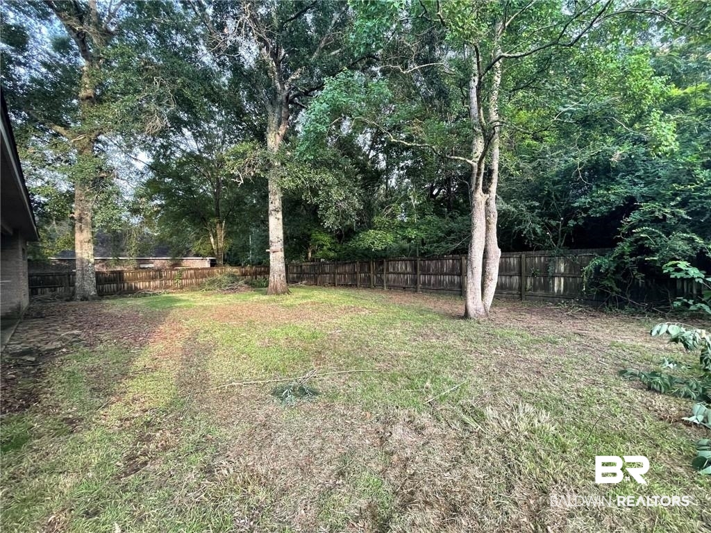 10215 Hunters Trace South Mobile, AL 36608 - Photo 6 of 22 fenced yard