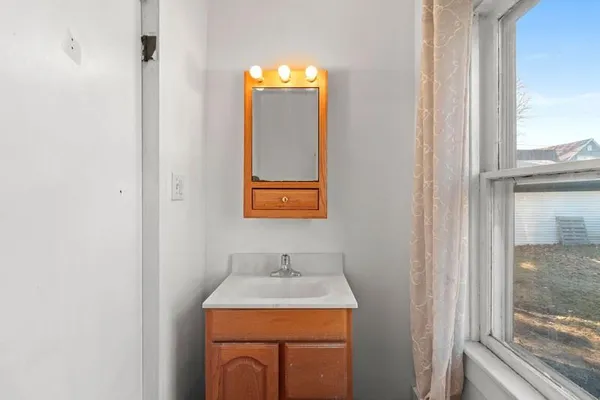 $173,000 | 76 West Bank Street, Fond du Lac, WI 54935