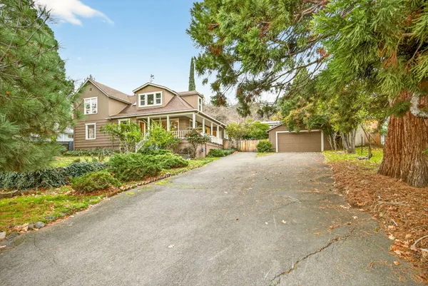 $715,000 | 527 Chestnut Street, Ashland, OR 97520