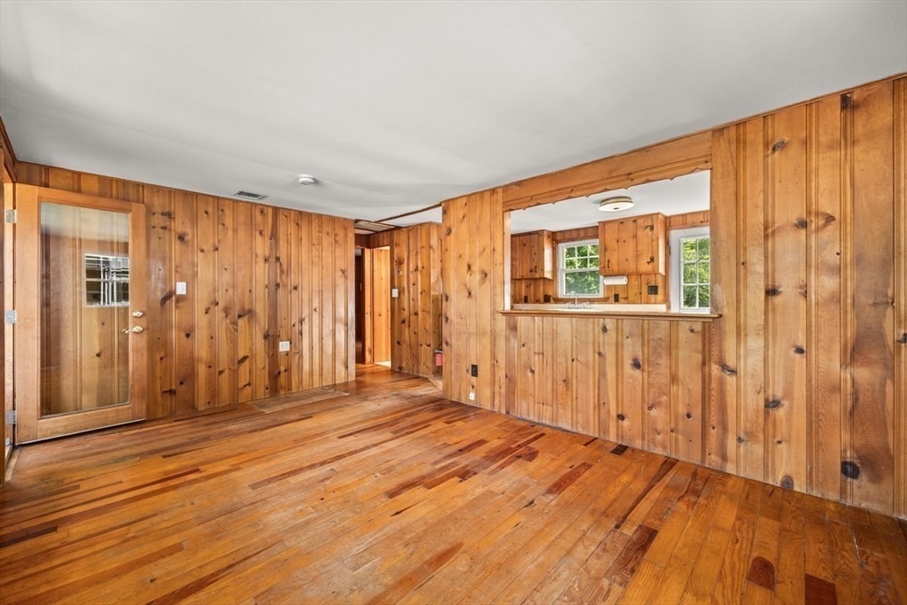 111 Hartford Road Marshfield, MA 02050 - Photo 10 of 24