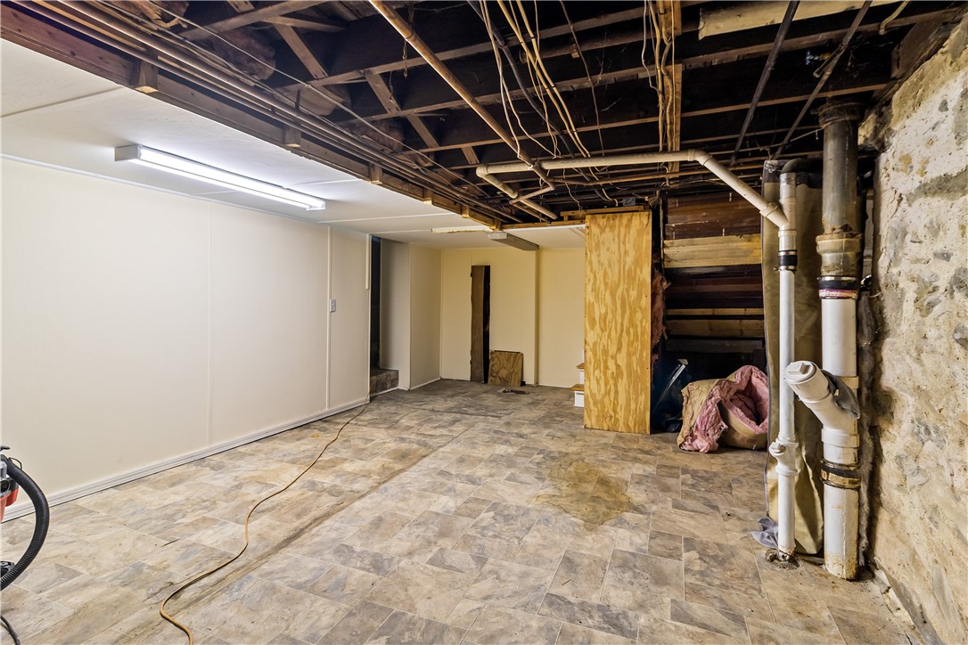 129 Shore Road East Providence, RI 02915 - Photo 24 of 47