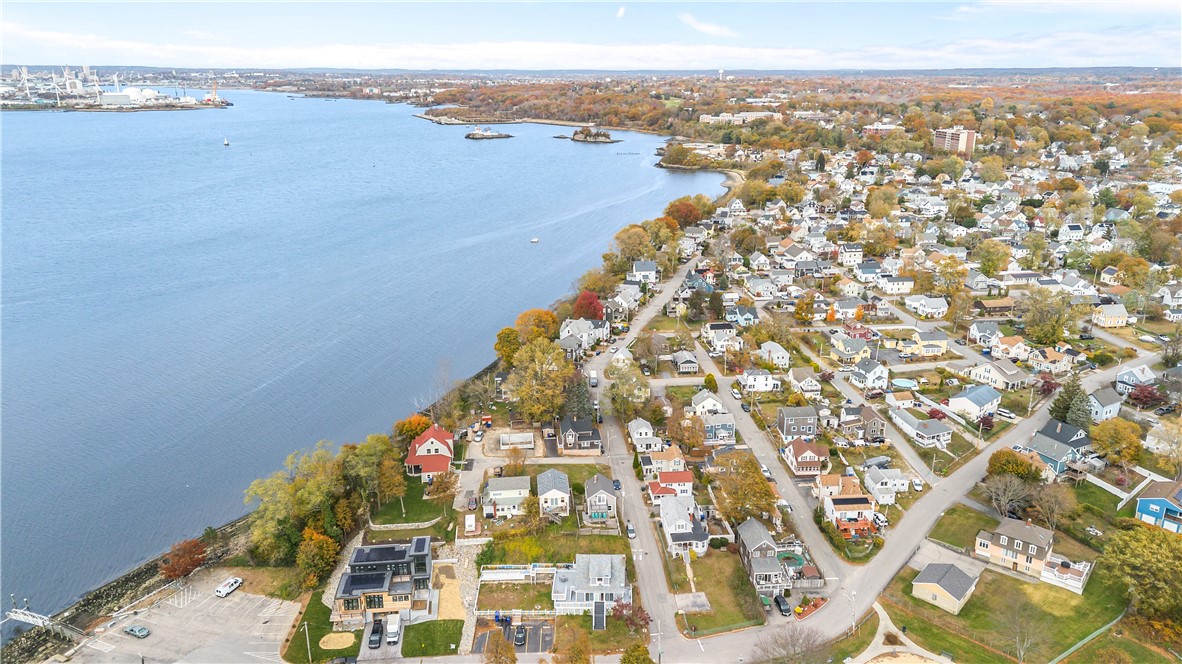 129 Shore Road East Providence, RI 02915 - Photo 3 of 47