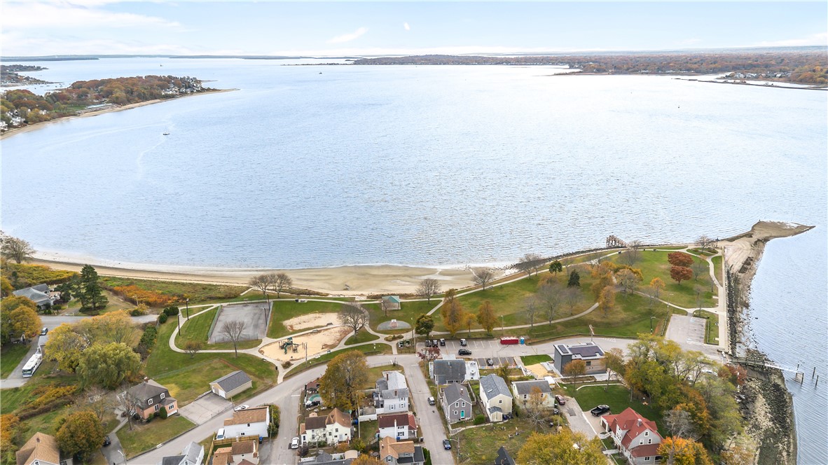 129 Shore Road East Providence, RI 02915 - Photo 5 of 47