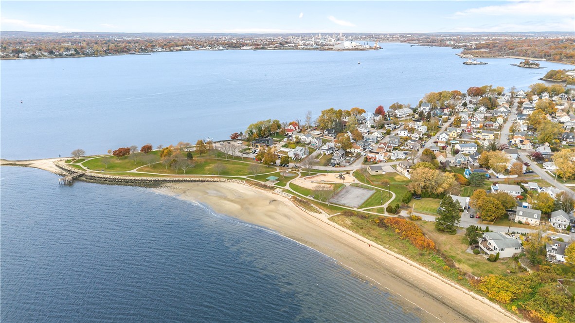 129 Shore Road East Providence, RI 02915 - Photo 8 of 47