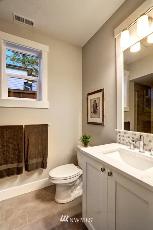 7919 203rd Street Southwest Edmonds, WA 98026 - Photo 14 of 22 Gallery Image 14