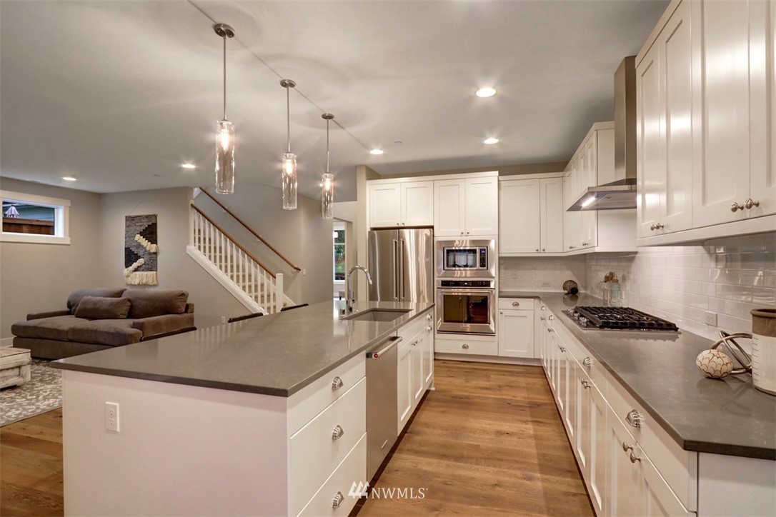 7919 203rd Street Southwest Edmonds, WA 98026 - Photo 6 of 22 Gallery Image 6