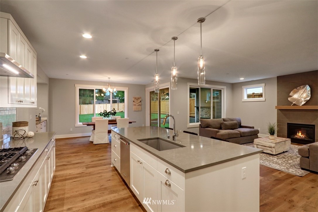 7919 203rd Street Southwest Edmonds, WA 98026 - Photo 7 of 22 Gallery Image 7