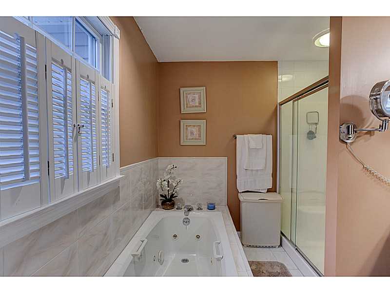 59 Peacock Road Warwick, RI 02886 - Photo 13 of 25 Master Bath/Spa.