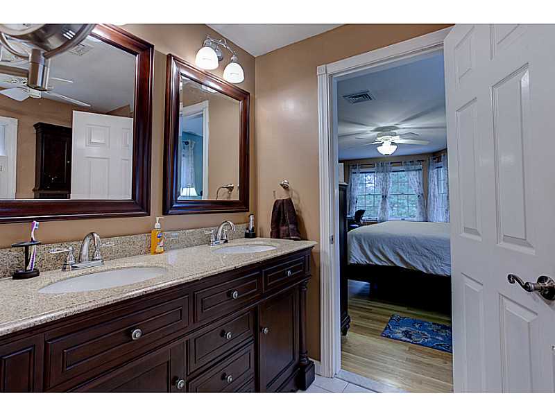 59 Peacock Road Warwick, RI 02886 - Photo 15 of 25 Master Bath/Spa.