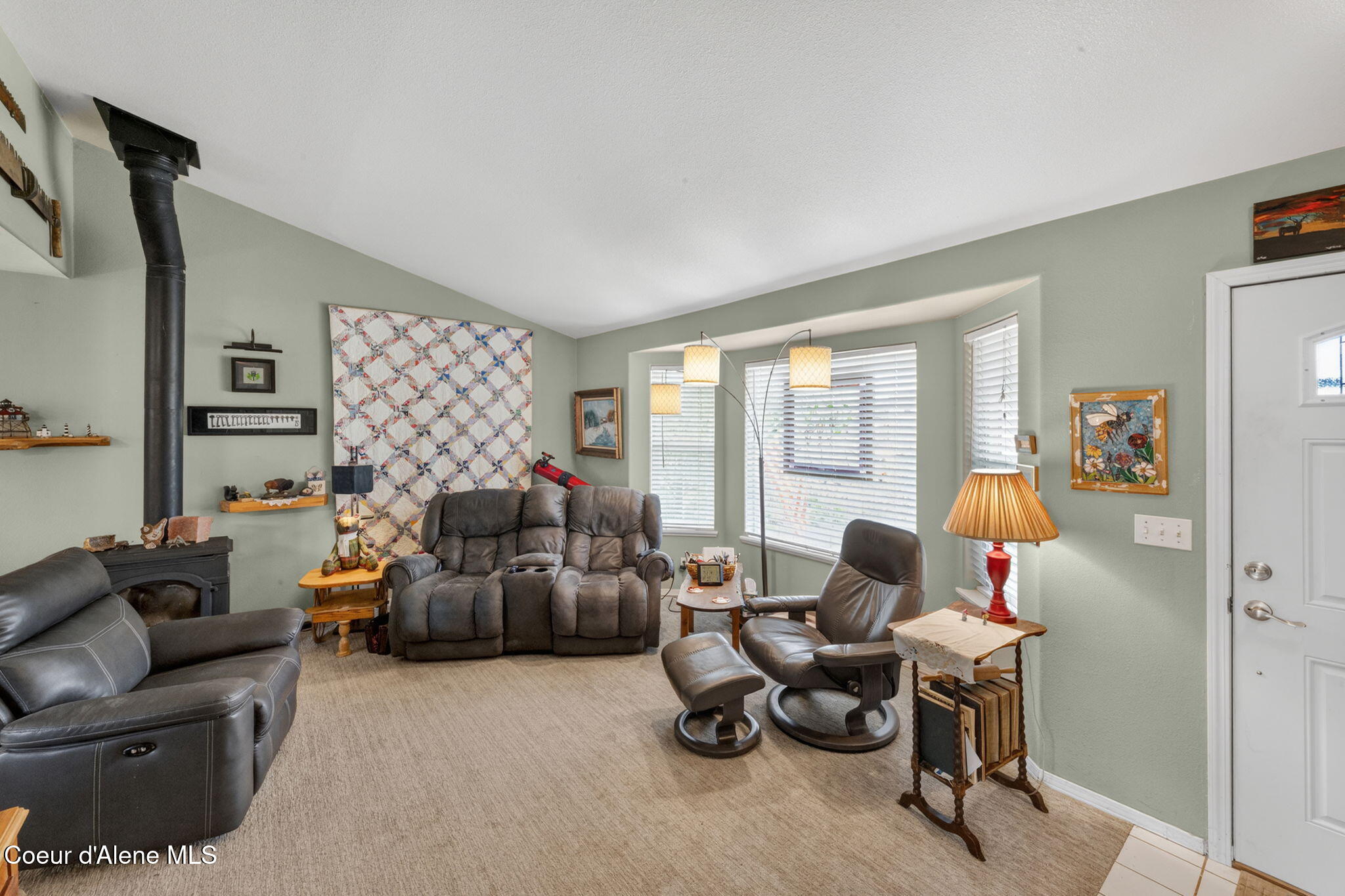 701 South Pleasant View Road Post Falls, ID 83854 - Photo 6 of 30 Living Room