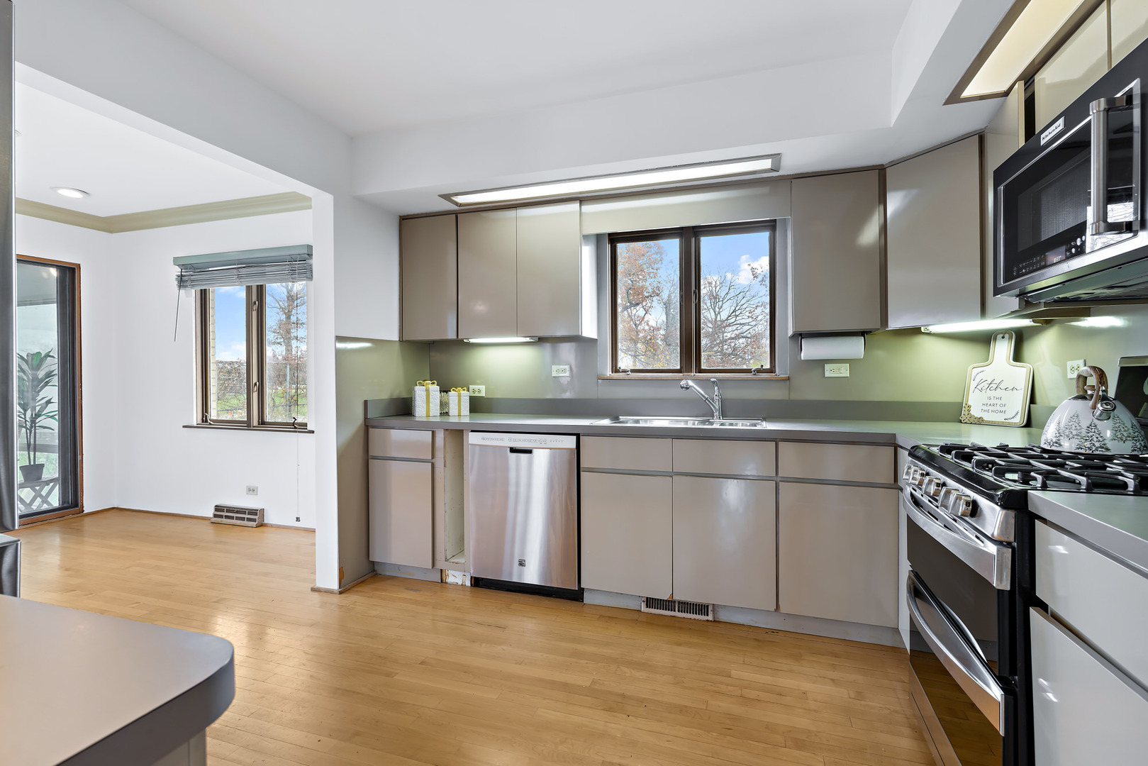 8154 West 26th Street North Riverside, IL 60546 - Photo 12 of 31 Gallery Image 12