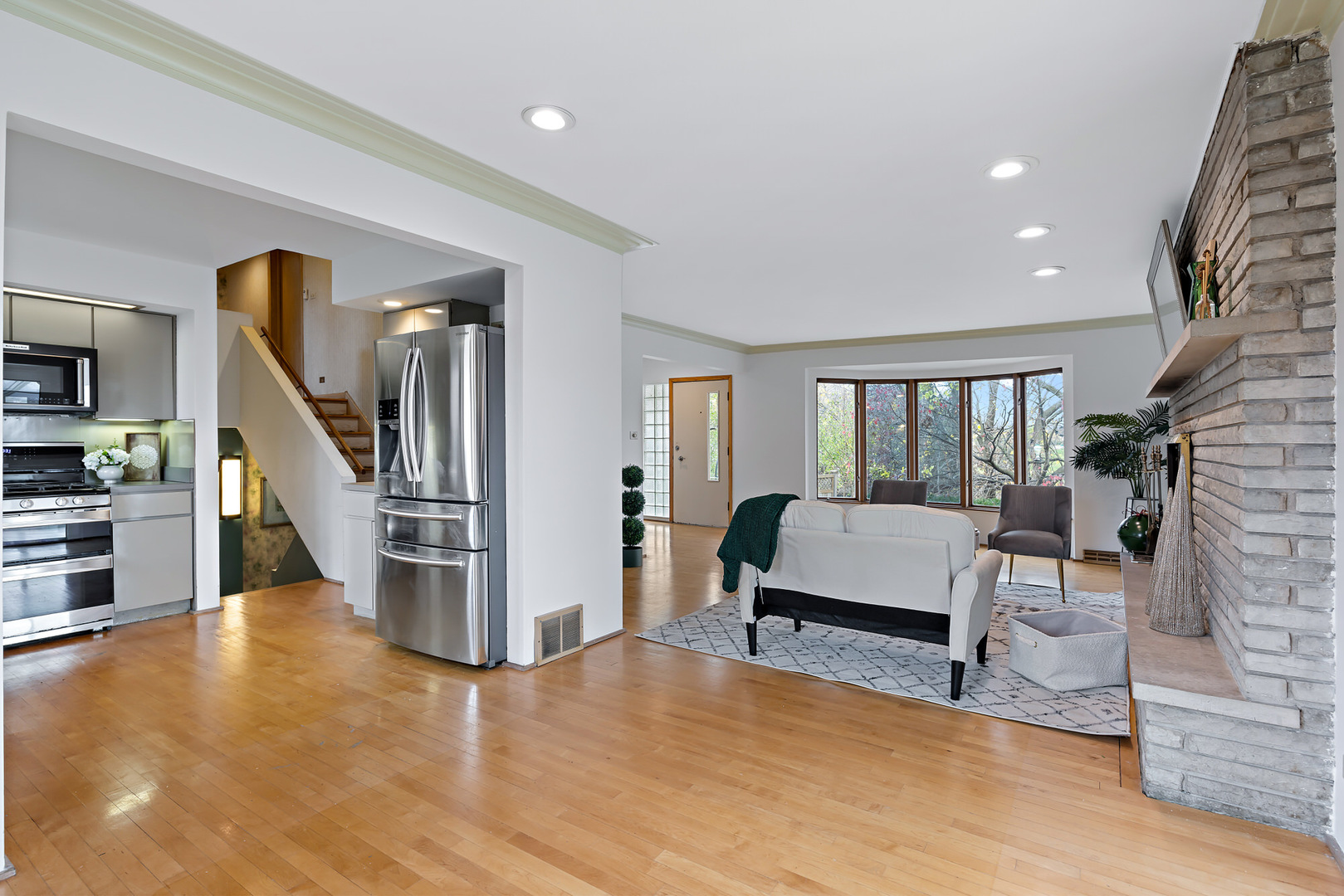 8154 West 26th Street North Riverside, IL 60546 - Photo 3 of 31 Gallery Image 3