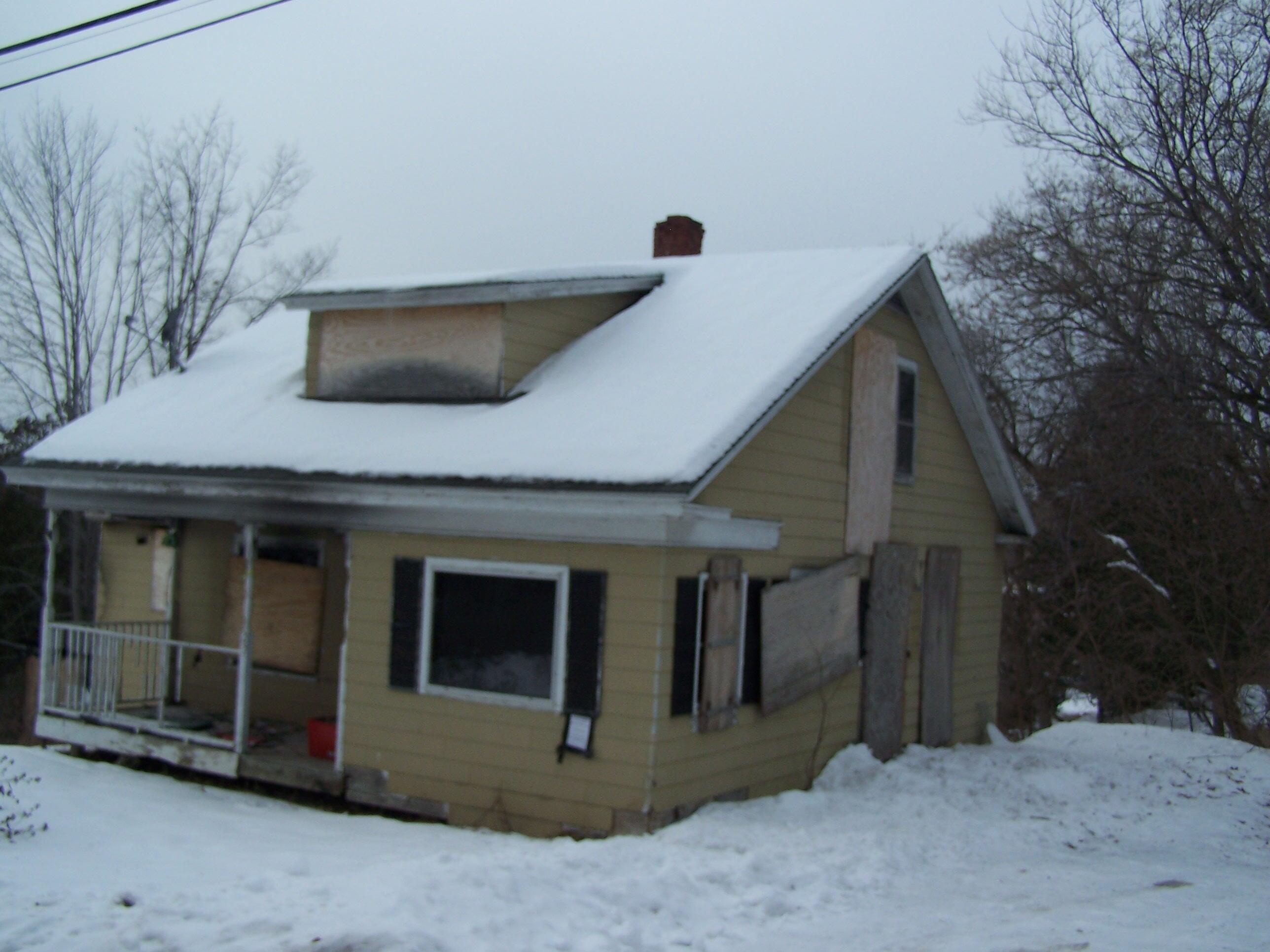 27 Baxter Avenue Auburn, ME 04210 - Photo 2 of 7 104_0113