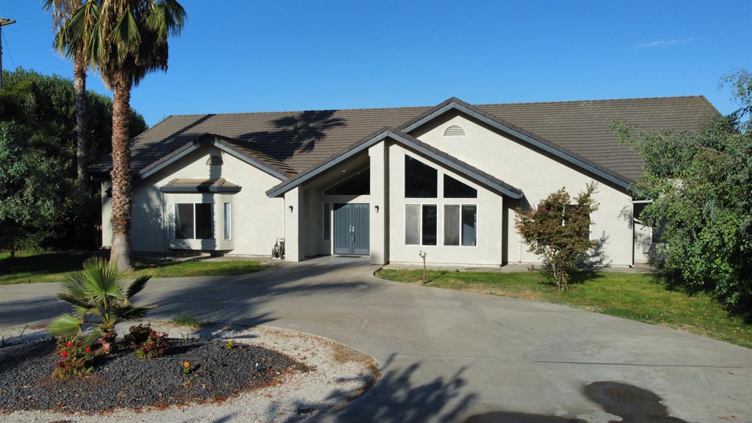 5237-5249 Tully Road Modesto, CA 95356 - Photo 1 of 45 Gallery Image 1