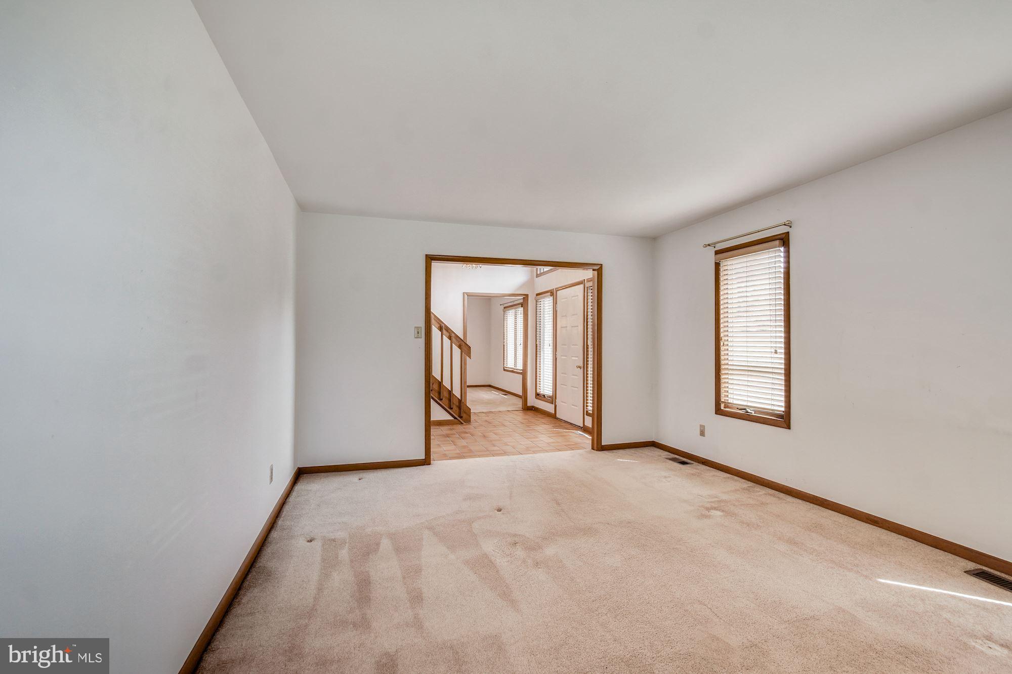 21 Ringfield Road Chadds Ford, PA 19317 - Photo 13 of 35 Living room