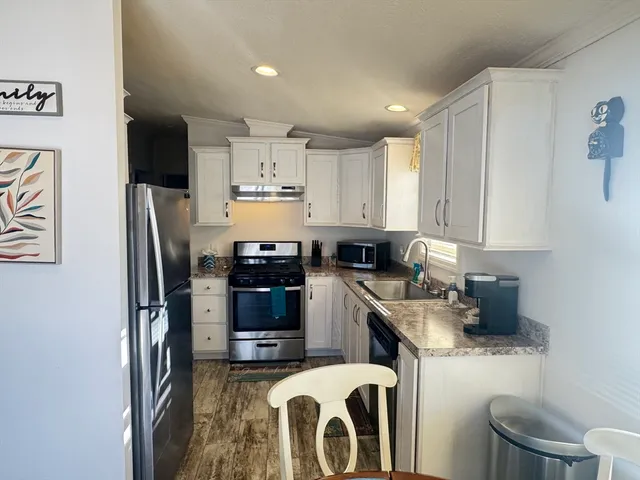 $319,900 | 160 Washington Street, Unit 22, Plainville, MA 02762