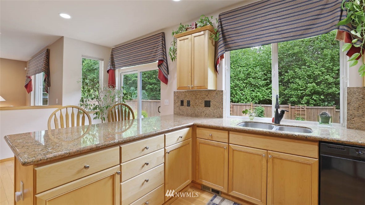 5719 Northeast 1st Place Renton, WA 98059 - Photo 11 of 27 Gallery Image 11