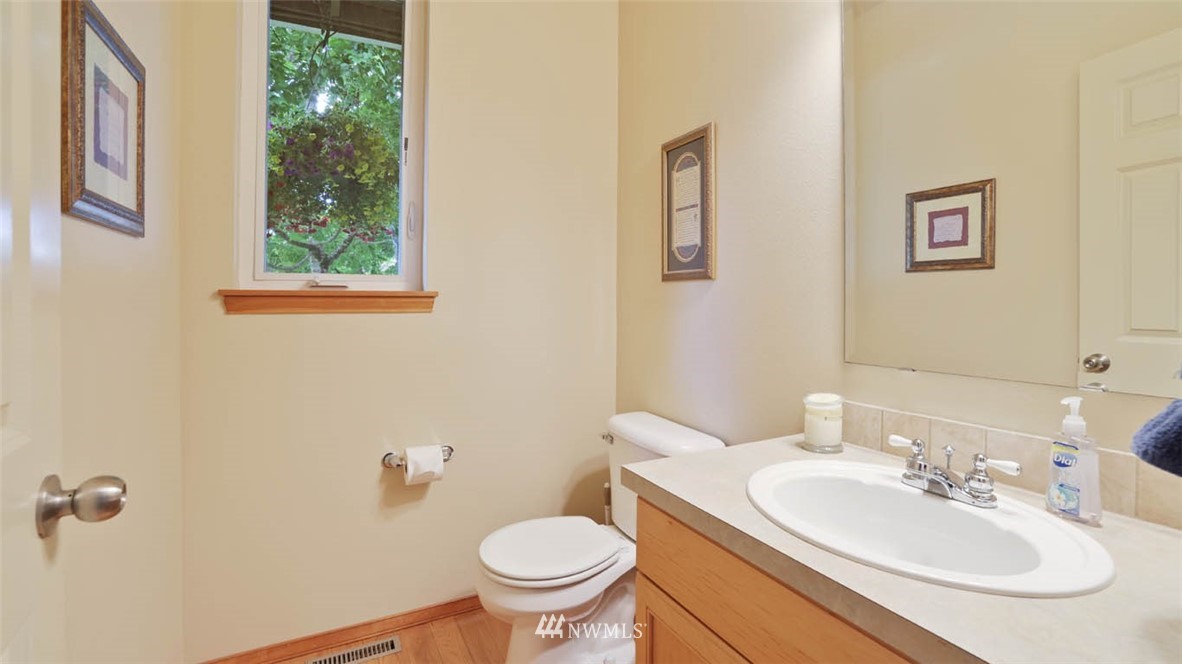 5719 Northeast 1st Place Renton, WA 98059 - Photo 12 of 27 Gallery Image 12