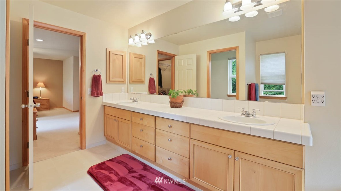 5719 Northeast 1st Place Renton, WA 98059 - Photo 17 of 27 Gallery Image 17