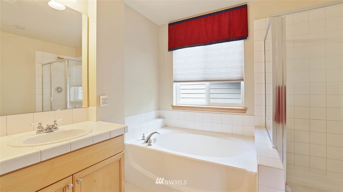 5719 Northeast 1st Place Renton, WA 98059 - Photo 18 of 27 Gallery Image 18