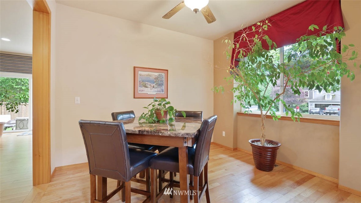 5719 Northeast 1st Place Renton, WA 98059 - Photo 6 of 27 Gallery Image 6