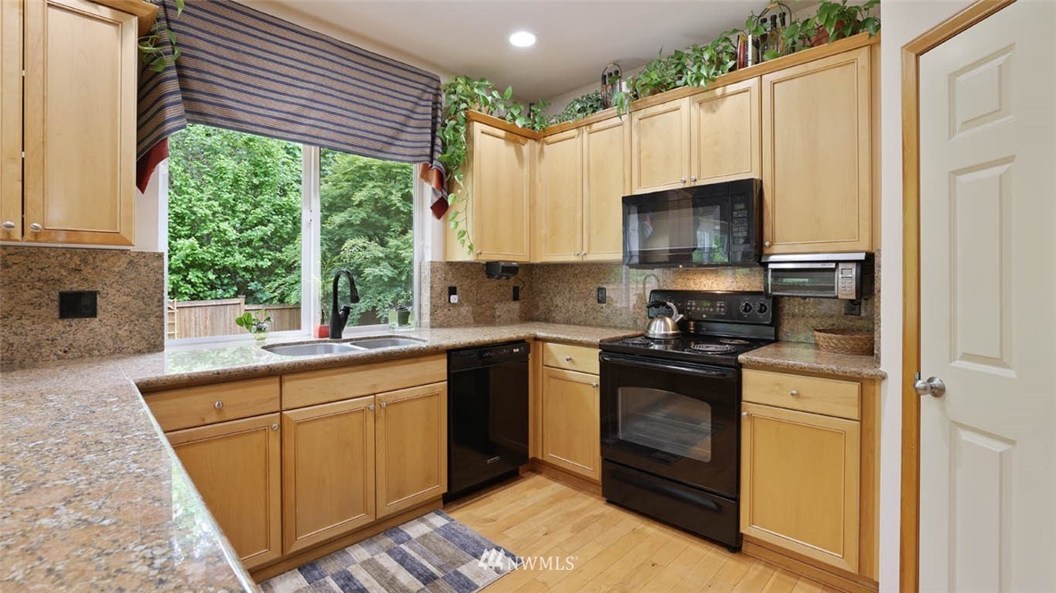 5719 Northeast 1st Place Renton, WA 98059 - Photo 9 of 27 Gallery Image 9