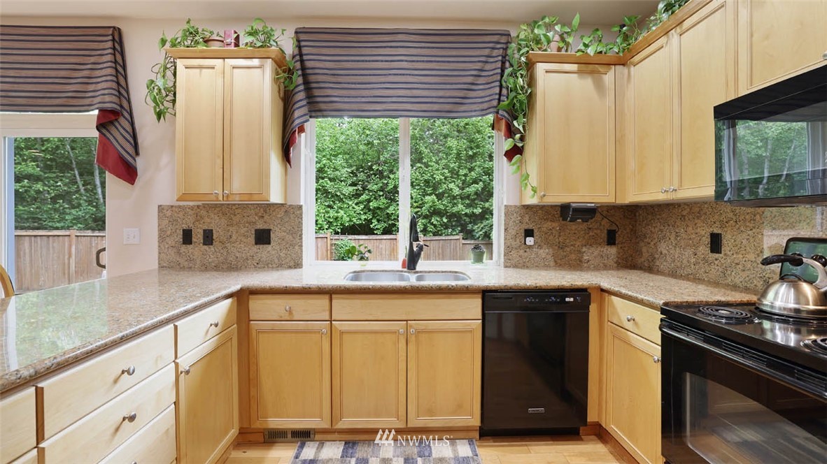 5719 Northeast 1st Place Renton, WA 98059 - Photo 10 of 27 Gallery Image 10