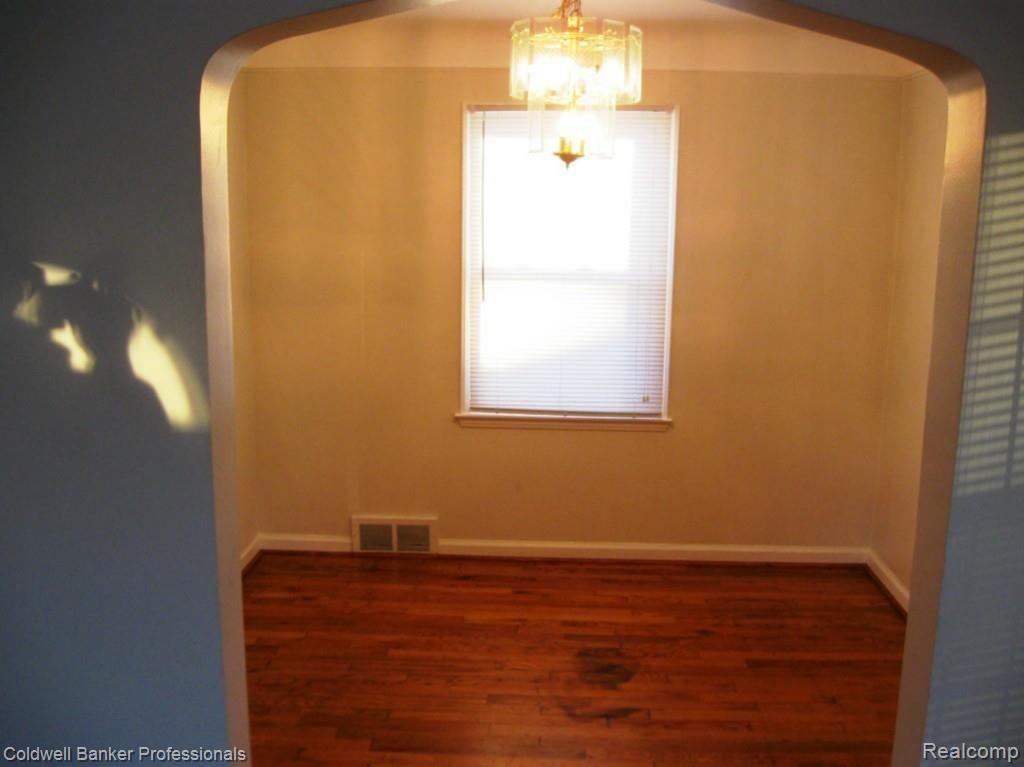 22164 Moross Road Grosse Pointe, MI 48236 - Photo 3 of 10 IMG_1389.jpg